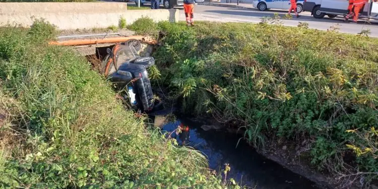 Circeo, auto finisce nel canale: conducente sotto effetto di alcol e stupefacenti