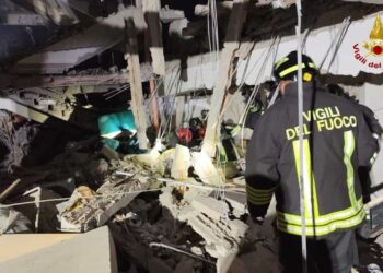 Esplosione in una villetta ad Aprilia: due morti e un ferito grave