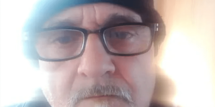 Famiglia di Latina vive in un piccolissimo camper dopo lo sfratto: “Qualcuno ci aiuti”