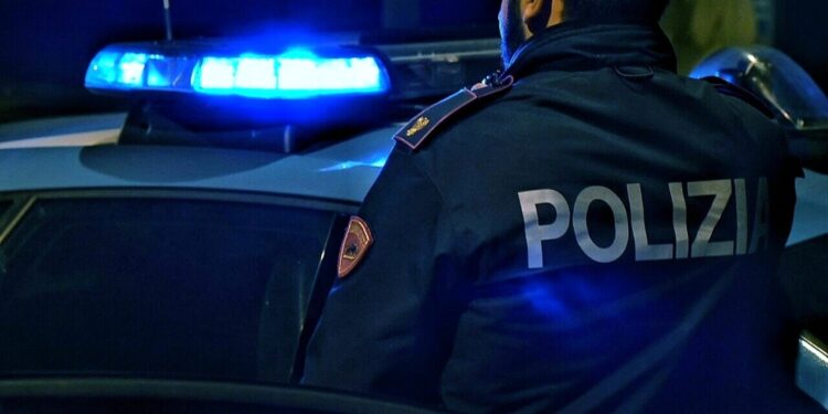 Latina, rissa in zona pub finisce a coltellate: 3 giovani arrestati e 16 denunciati, tra cui 9 minorenni