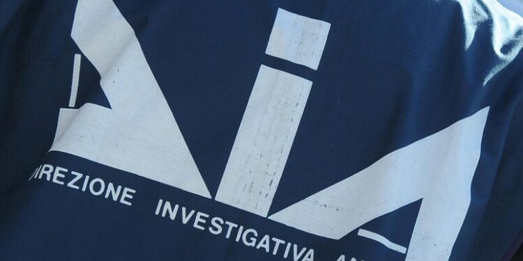 Blitz antimafia tra Latina e Aprilia: 8 arresti e 2 attività sequestrate