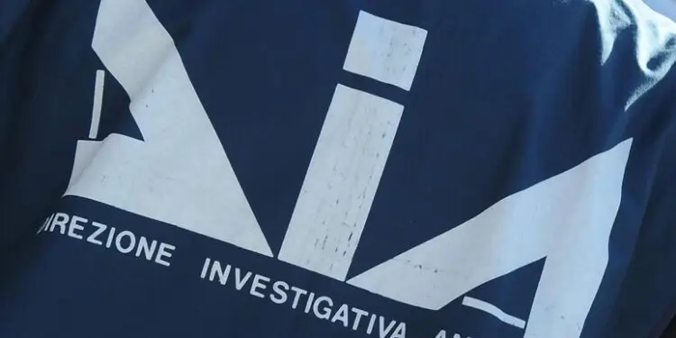 Blitz antimafia tra Latina e Aprilia: 8 arresti e 2 attività sequestrate
