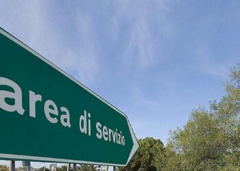 Momenti di tensione sull’autostrada: scaramucce tra i tifosi del Pisa e quelli del Latina