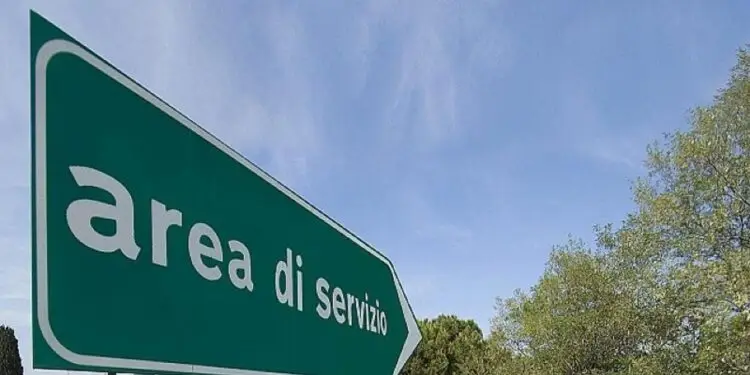 Momenti di tensione sull’autostrada: scaramucce tra i tifosi del Pisa e quelli del Latina