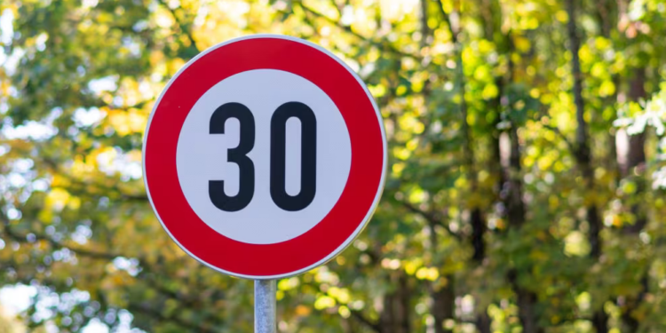 Latina, a passo di lumaca in pieno centro con la “Zona 30”: ecco le strade coinvolte