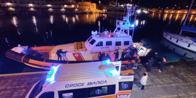 Nave da crociera costretta ad approdo improvviso a Ponza per emergenza a bordo