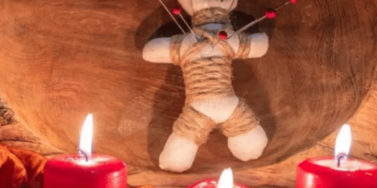 Latina, l’incubo di una famiglia: minacce, botte e “riti voodoo”