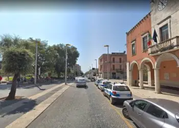 Cisterna, quattro 13enni trovano un portafoglio con 400 euro: lo consegnano alla Polizia e poi rintracciano il proprietario