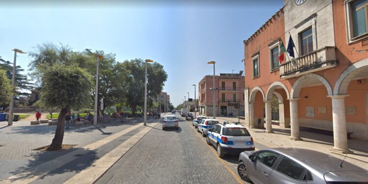 Cisterna, quattro 13enni trovano un portafoglio con 400 euro: lo consegnano alla Polizia e poi rintracciano il proprietario