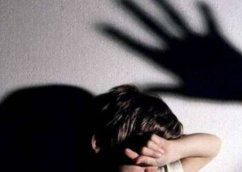 Latina: condannato per maltrattamenti il padre che diceva ai figli “Vi uccido uno alla volta”