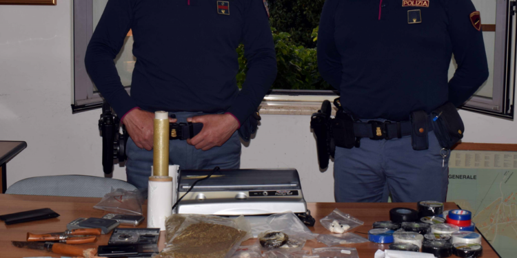 Blitz antidroga in provincia di Latina: in manette quattro persone con mezzo chilo di stupefacenti