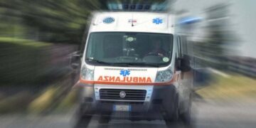 Rocambolesco incidente alle porte di Latina: tre auto coinvolte e persone ferite