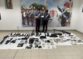 Arsenale scoperto in provincia di Latina: tra le armi anche bombe a mano. Arrestato spagnolo