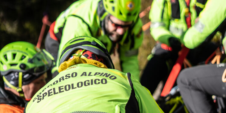 Giovane di Latina scivola per 100 metri sul Gran Sasso, salva per miracolo