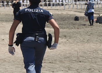 Botte tra titolari di due stabilimenti balneari sul lungomare pontino: interviene la Polizia