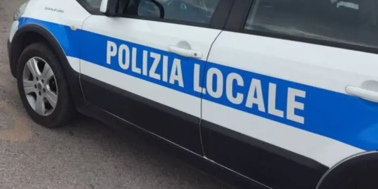 Lido di Latina, palazzina a rischio crollo: scatta l’evacuazione per spaghetteria e residenti