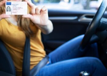 La prima auto usata: manuale pratico per neopatentati urbani