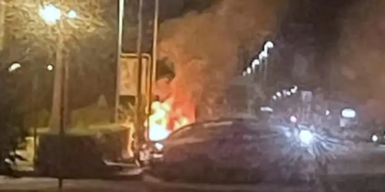 Suv in fiamme a Latina, indagini in corso su pista dolosa