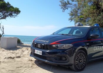 Miracolo in spiaggia nel pontino: Carabiniere fuori servizio salva un neonato con la manovra di Heimlich