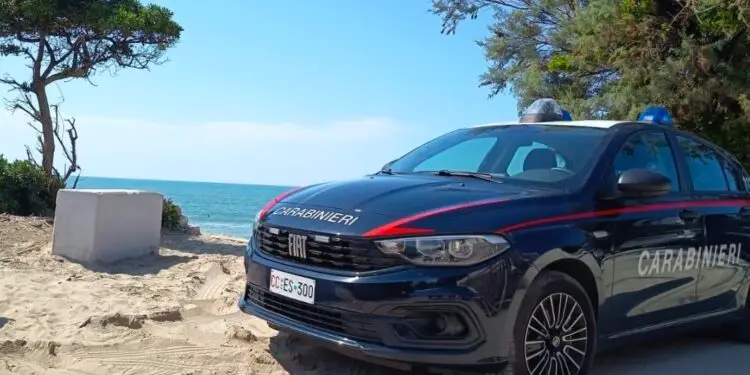 Miracolo in spiaggia nel pontino: Carabiniere fuori servizio salva un neonato con la manovra di Heimlich