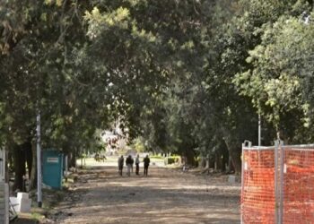 “Giardinetti” di Latina: travertino e tombini storici spariti nei tempi biblici dei lavori. La rassicurazione del Comune