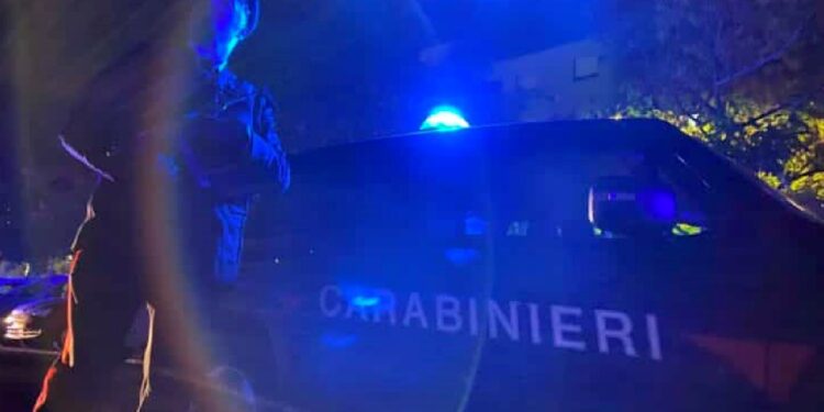 Panico alla festa di San Michele a Sermoneta: brandisce una falce tra la folla al grido di “Allah Akbar”