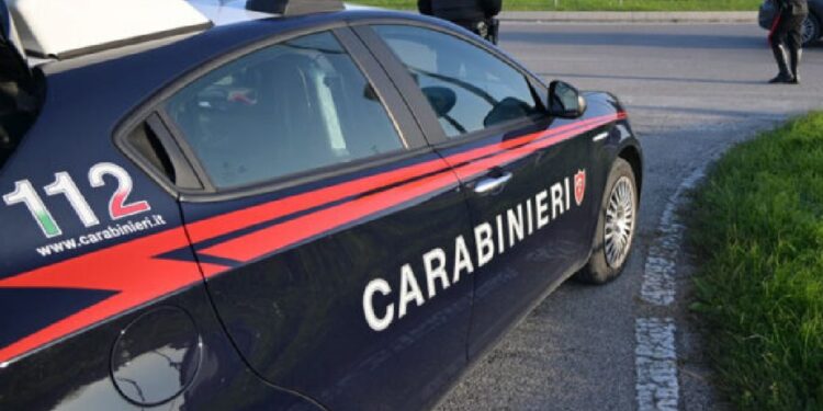 Fuga da film finisce nel fiume: ladri spericolati si schiantano nel Ninfa ma riescono a fuggire a piedi