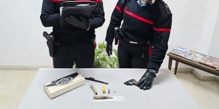 Bloccato dopo inseguimento a Sezze: deteneva un piccolo arsenale illegale