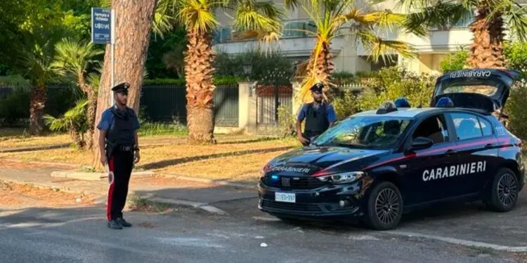 Latina, fermati al posto di blocco con la droga: un 19enne e una 20enne nei guai