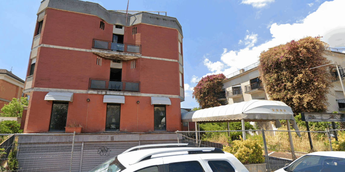 L’Hotel De La Ville di Latina sarà demolito: via libera alla costruzione di 36 nuovi appartamenti