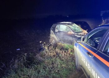 Sezze scalo, tenta di sfuggire al posto di blocco e finisce nel canale: 27enne ferito gravemente&nbsp;