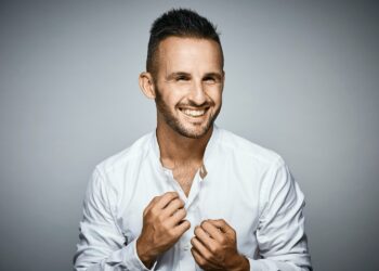 Songwriting d’autore con Roberto Casalino: al via il corso NUDAVOCE