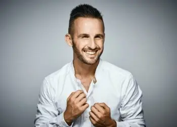 Songwriting d’autore con Roberto Casalino: al via il corso NUDAVOCE