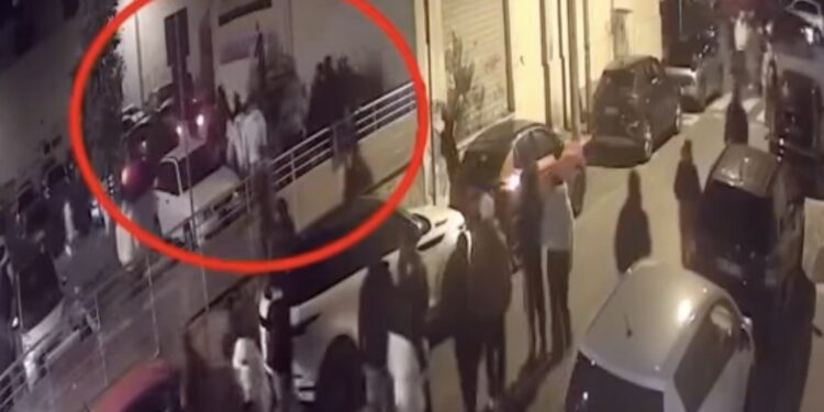 Accoltellamento nella zona pub a Latina, il racconto della madre del ragazzo ferito: “Non riesco a dimenticare quei momenti”