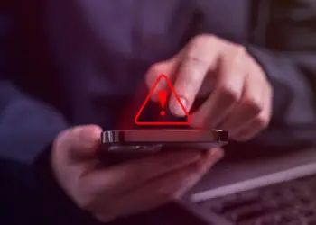 Cisterna, ruba il cellulare in casa e svuota il conto: scoperta maxi truffa da oltre 20mila euro