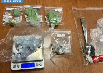 Latina, ai domiciliari ma continua a spacciare: arrestato con la droga in casa