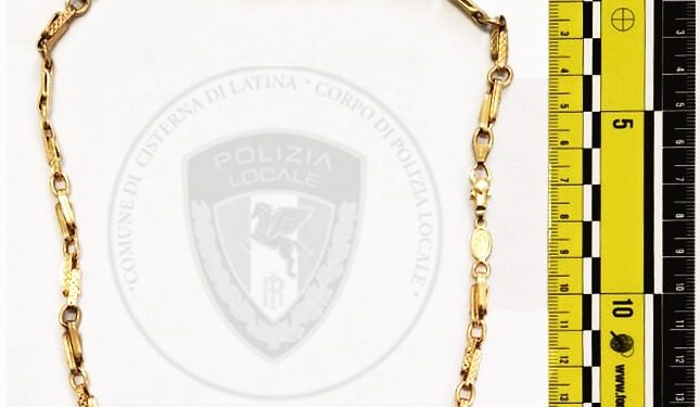 Rapina in stazione a Cisterna, vittima sotto shock: nordafricani bloccati dopo il colpo