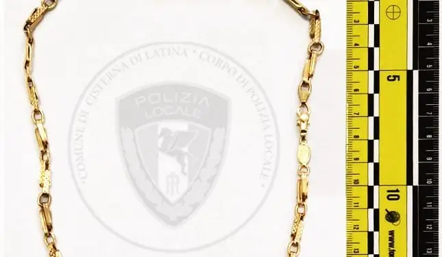 Rapina in stazione a Cisterna, vittima sotto shock: nordafricani bloccati dopo il colpo