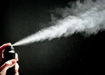 Rapina in casa al Circeo: ladri bloccano il proprietario con spray urticante e scappano con un orologio di lusso