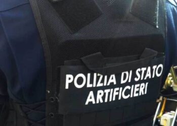 Sorpresa choc a Latina: compra casa e trova una bomba in un’intercapedine