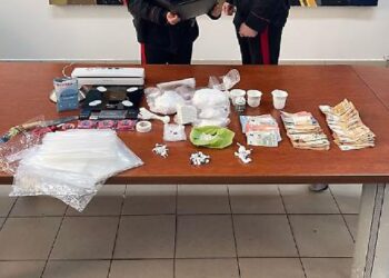Nervoso al posto di blocco: scoperto con oltre un chilo di cocaina. Arrestato 30enne in provincia di Latina
