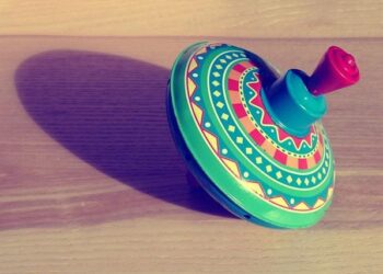 Estetica e nostalgia: perché stiamo tornando a circondarci di oggetti d’infanzia