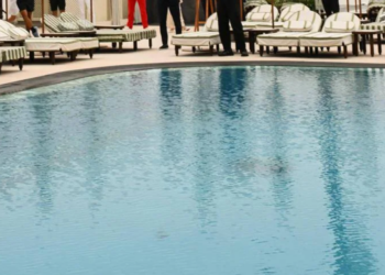 Bambino annegato in piscina: era in vacanza nel pontino con i genitori per festeggiare il compleanno