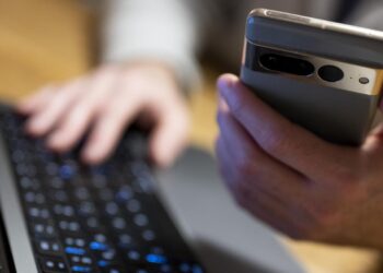 Giovane di Latina ricattato dopo un incontro online: paga per evitare la diffusione delle chat