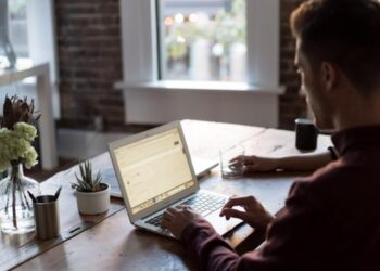 Smart working e uffici connessi: i rischi informatici che le aziende locali sottovalutano