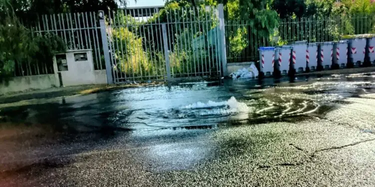 Perdita allo stadio, poi il blackout idrico nel pieno dell’ondata di caldo: esplode la rabbia a Latina