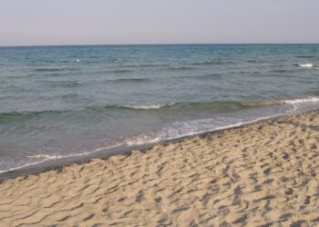 Lungomare di Latina, pioggia di segnalazioni sulla spiaggia libera: “Ogni anno lo spazio si riduce”