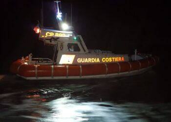 Mistero a Torre Astura: gommone trovato sulla spiaggia, ricerche fino all’alba