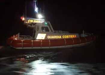 Mistero a Torre Astura: gommone trovato sulla spiaggia, ricerche fino all’alba