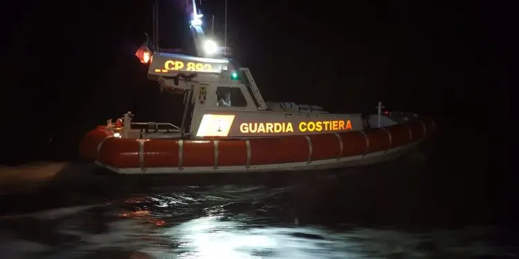 Mistero a Torre Astura: gommone trovato sulla spiaggia, ricerche fino all’alba